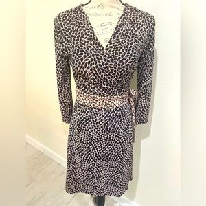 Ann Taylor Wrap Dress - Size EUC 🥰